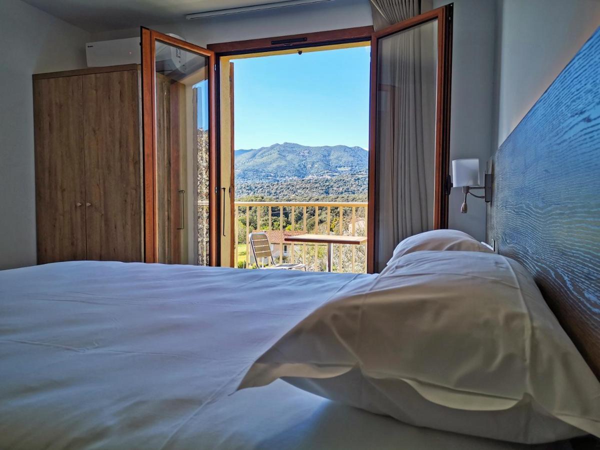 Ustaria Apartment Peri Luaran gambar